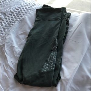 Green athletic leggings